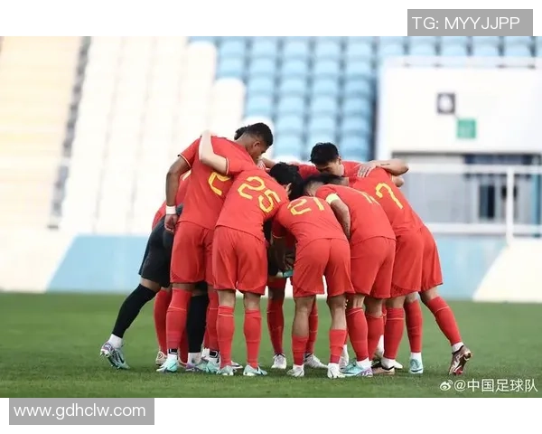 国足新星闪耀国际赛场中国队逆转取胜展现顽强拼搏精神