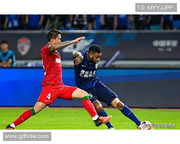 沧州雄狮力拼强敌全力以赴力争胜利展现足球雄风 沧州雄狮力拼强敌全力以赴力争胜利展现足球雄风