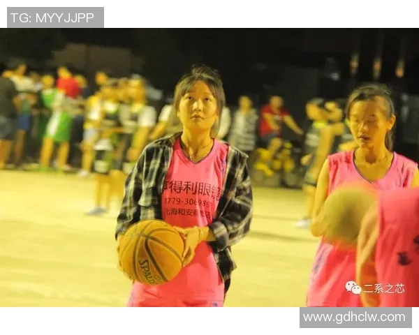 篮球梦想与荣耀之路：从街头球场到职业赛场的成长与挑战